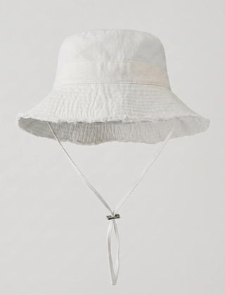 White frayed-edge bucket hat