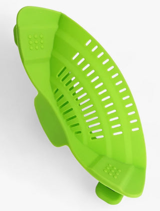 Green clip-on silicone pot strainer